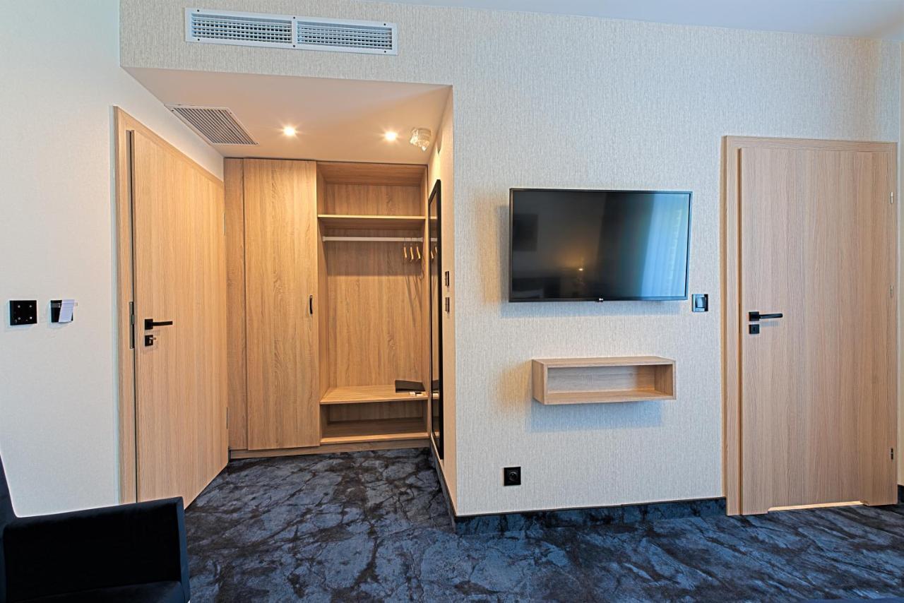 Ignasiak Hotel Września Екстериор снимка