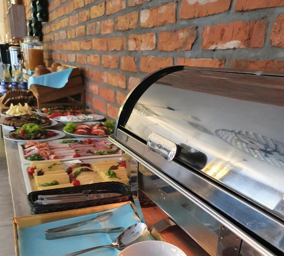 Ignasiak Hotel Września Екстериор снимка