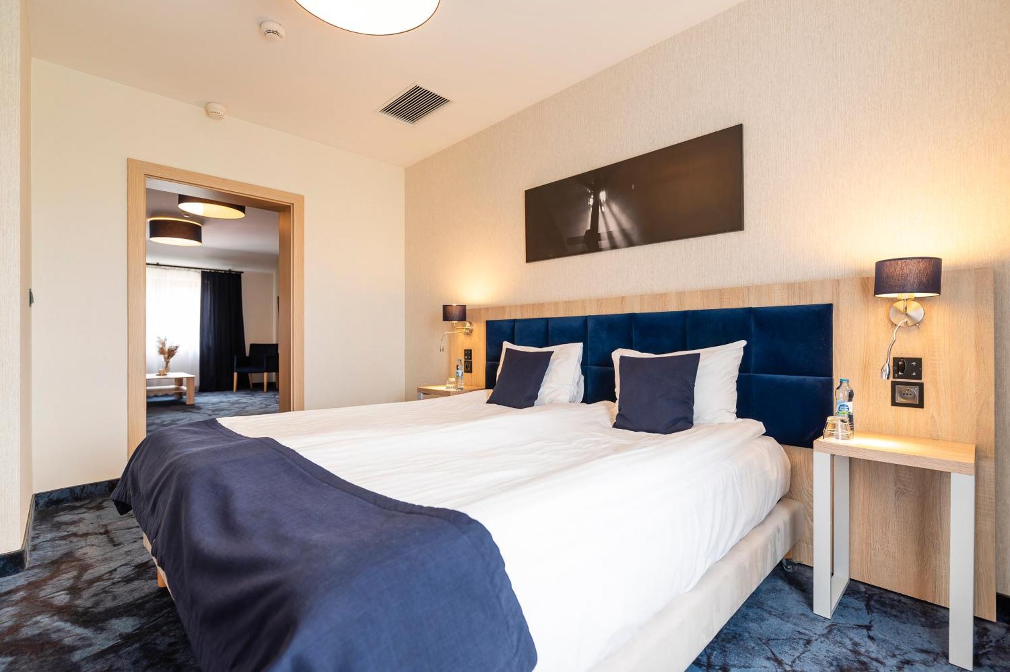 Ignasiak Hotel Września Екстериор снимка