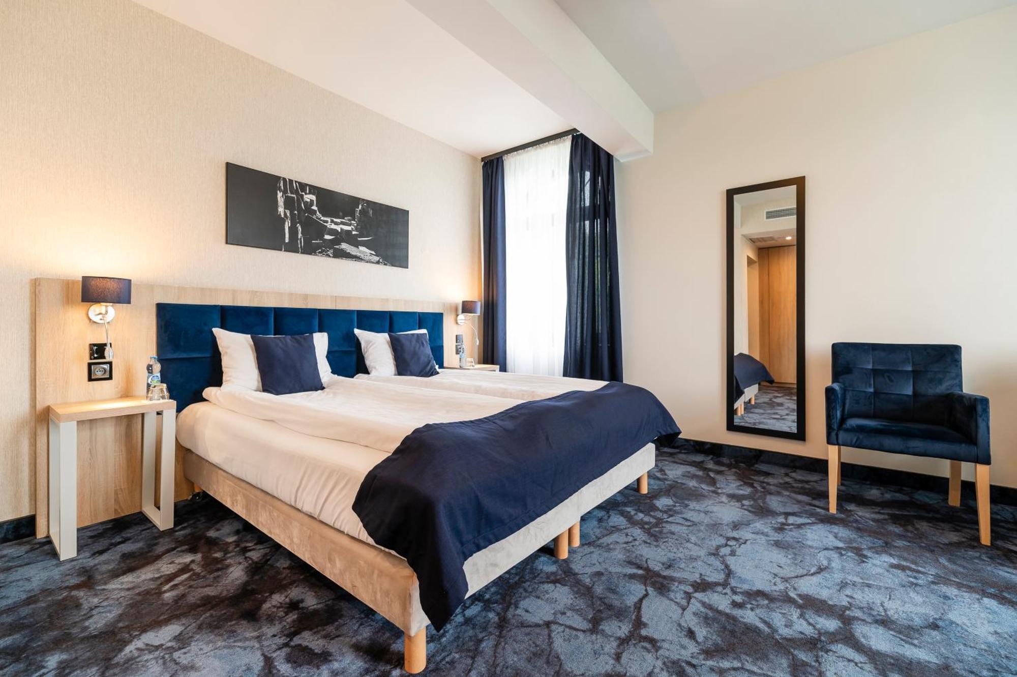 Ignasiak Hotel Września Екстериор снимка