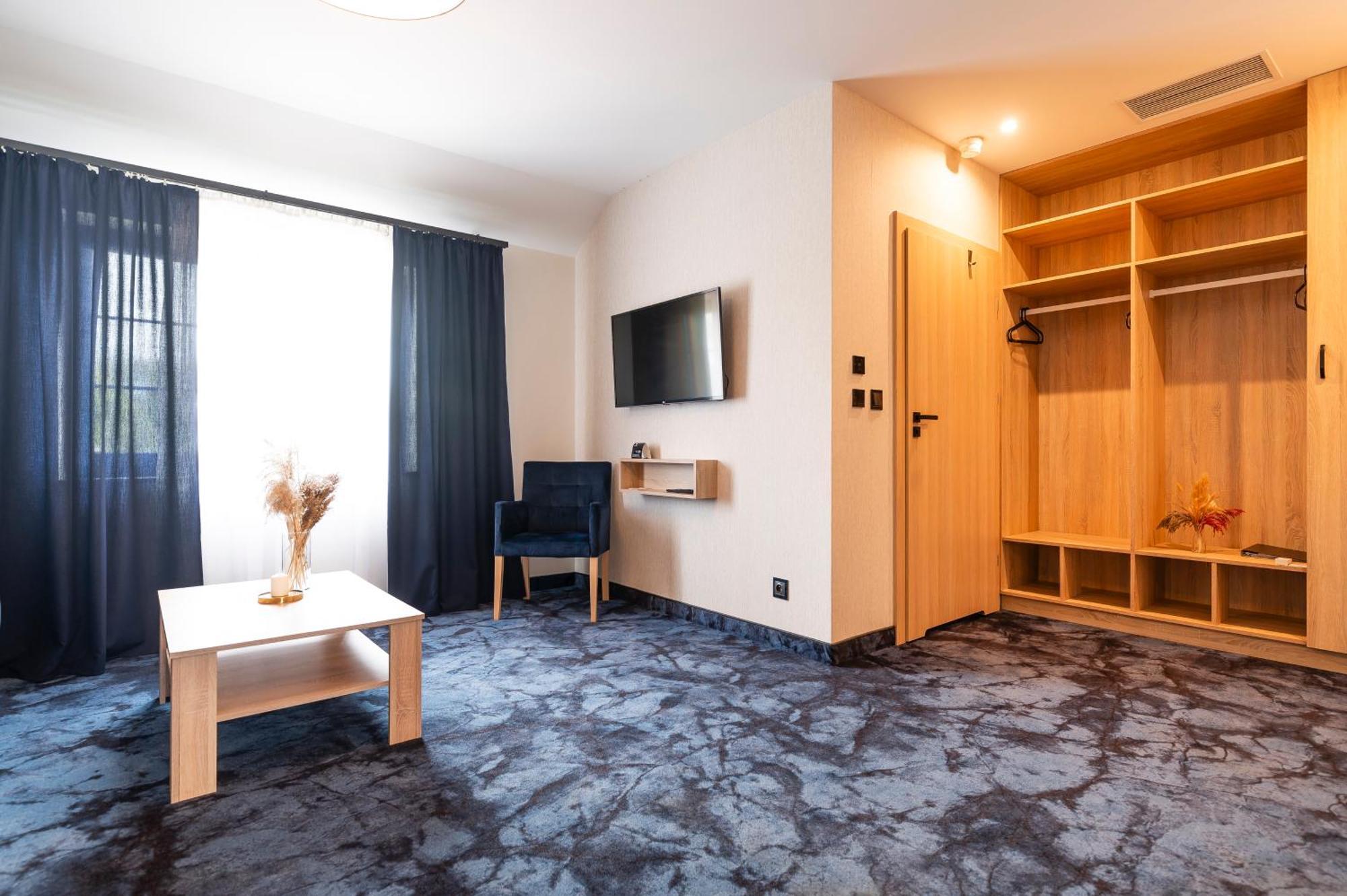 Ignasiak Hotel Września Екстериор снимка