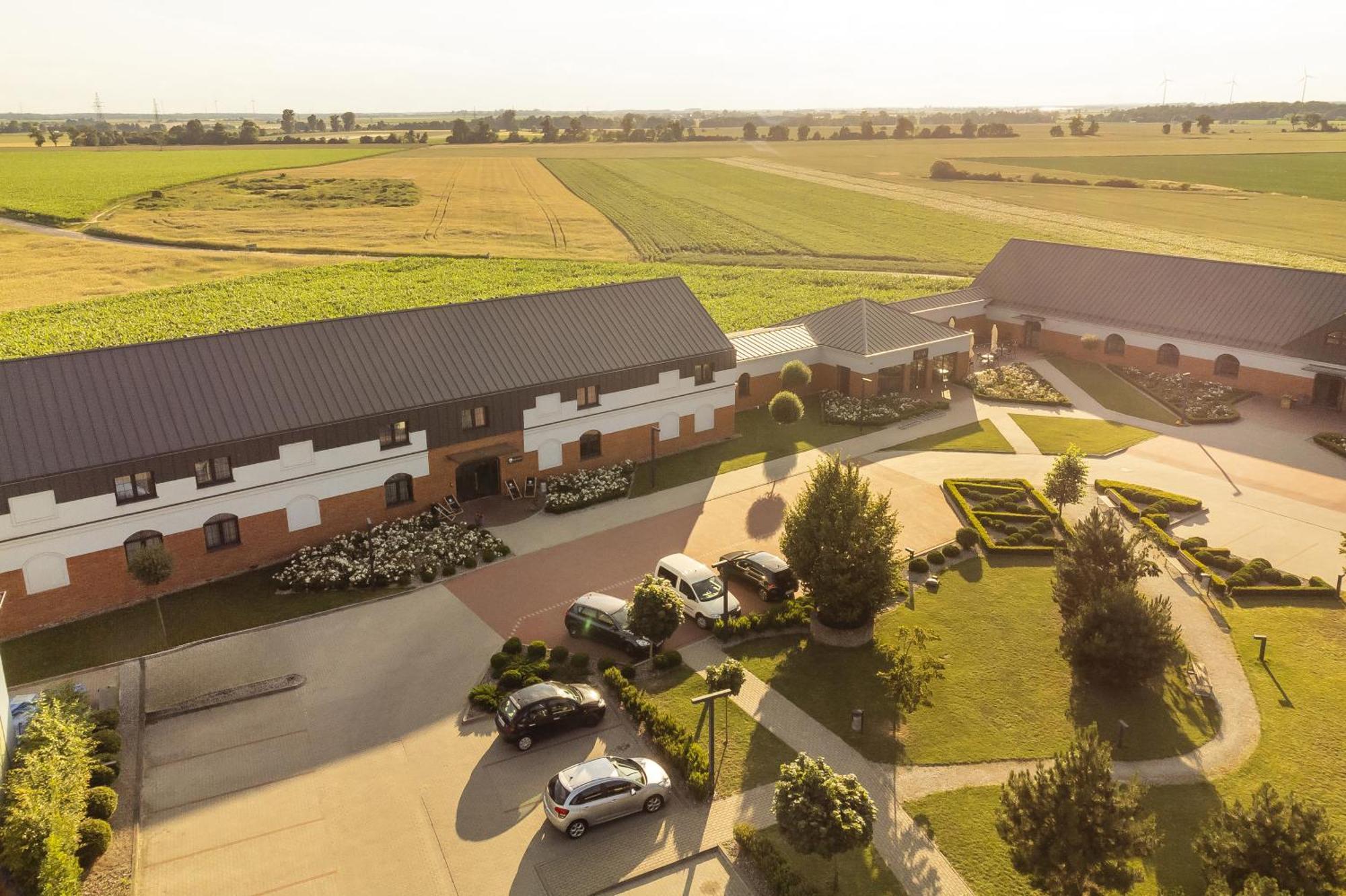Ignasiak Hotel Września Екстериор снимка